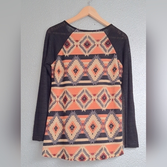 Maurices Southwestern Printed Top  Size M - Picture 2 of 5